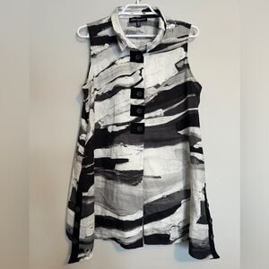 100% linen blouse by Claire Desjardins